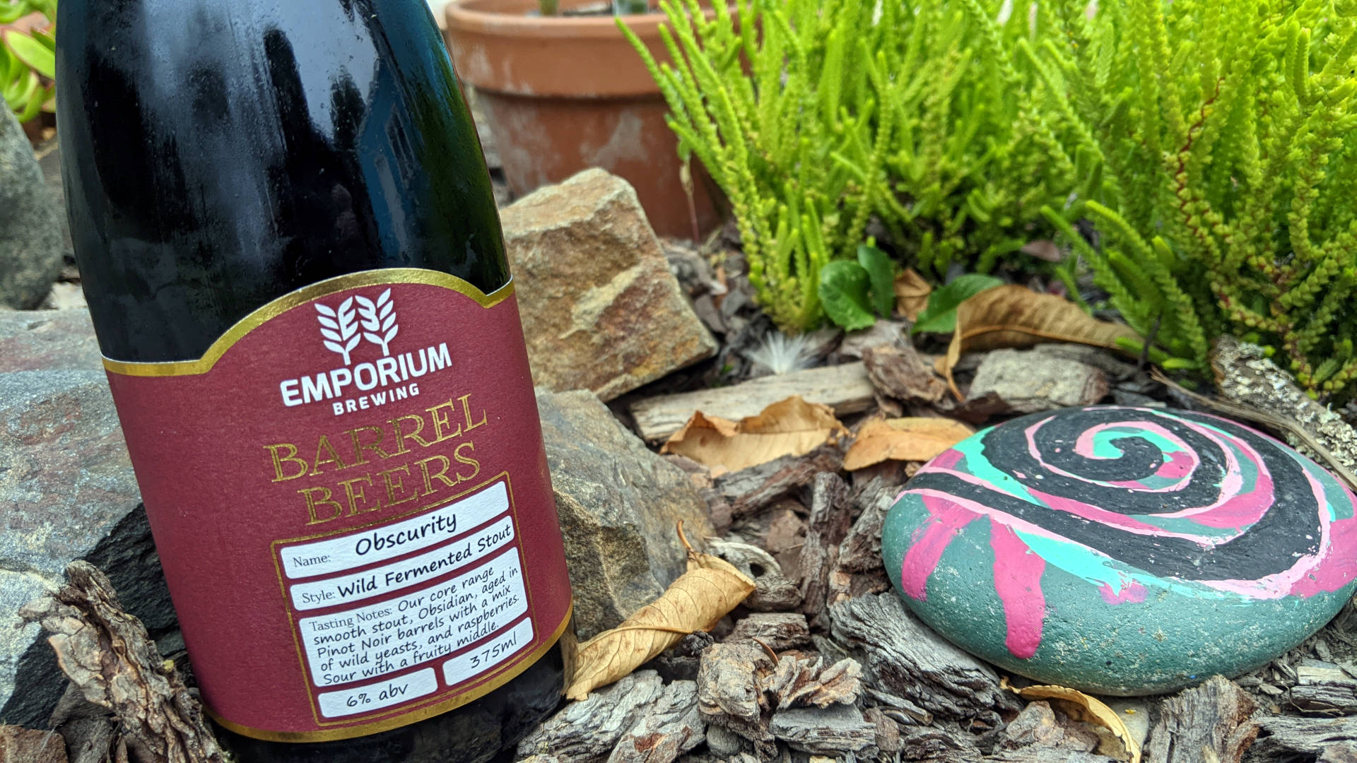 Emporium Craft Beer Obscurity in een rotsachtige omgeving